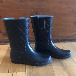 Sperry Nellie Black Quilted Rain Boots Size 9
